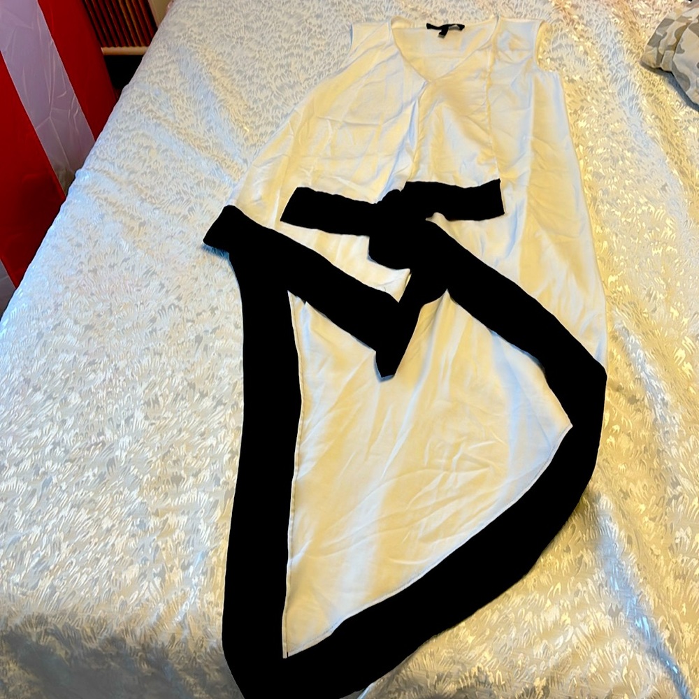 Asymmetrical elegant top